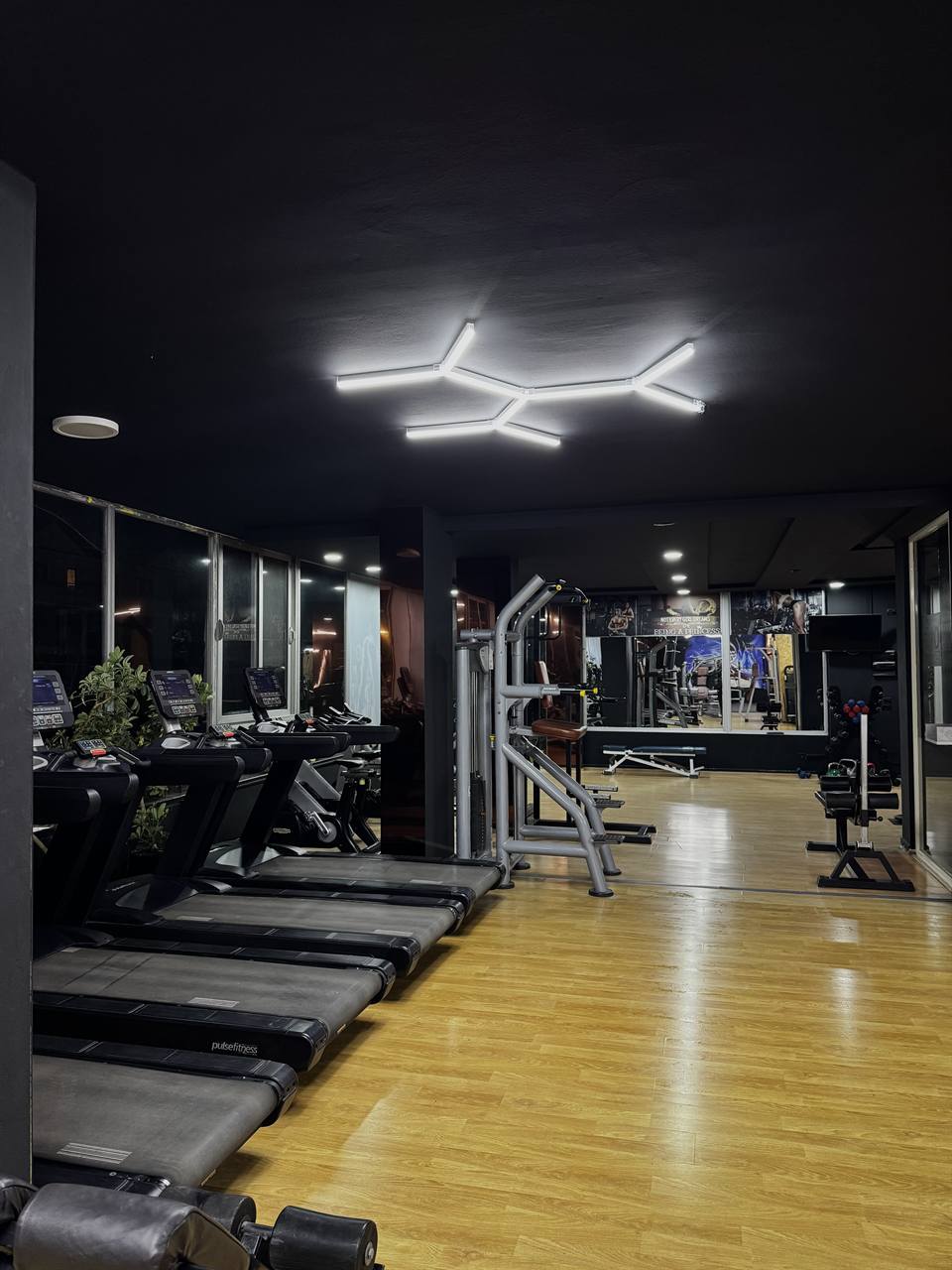 Zona kardio – Blast & Burn Gym Durrës